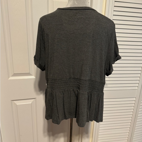 Torrid LoveSick Camo Grey Smocked Crew T- Shirt Lightning Bolt 2X - Picture 7 of 8